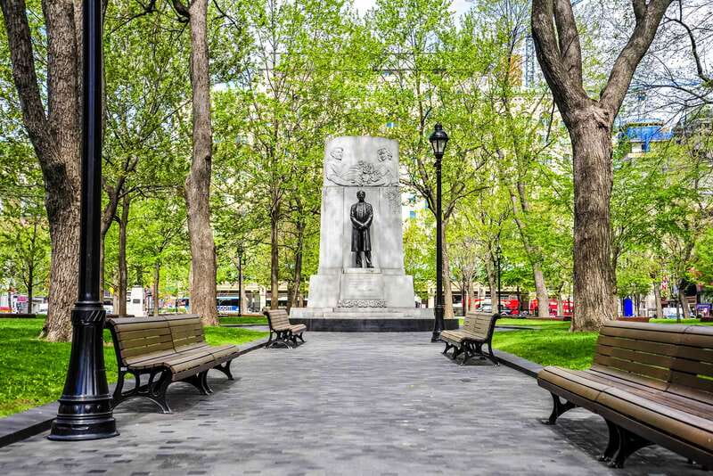 Montreal: Hop-On Hop-Off Double-Decker Bus Tour - The upper deck, weather, and comfort