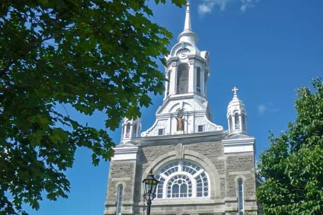 Montreal: Laurentian Mountains Day Trip - The best season for scenery