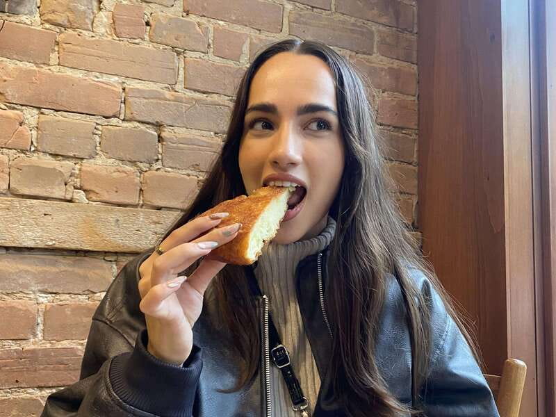 Montréal: Mile End Foodie Tour with Tasting - Sweet stops, coffee, doughnuts, and ice cream