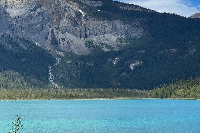 Moraine Lake Lake Louise Emerald Lake Banff Town & Natural Bridge - The lunch hour at Lake Louise Visitor Information Centre