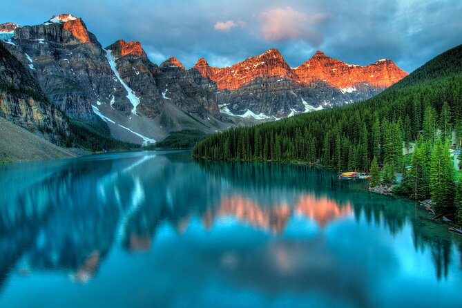 Moraine Lake & Lake Louise Sunrise | Award-Winning Premium Tour - Moraine Lake by headlamp and hot cocoa