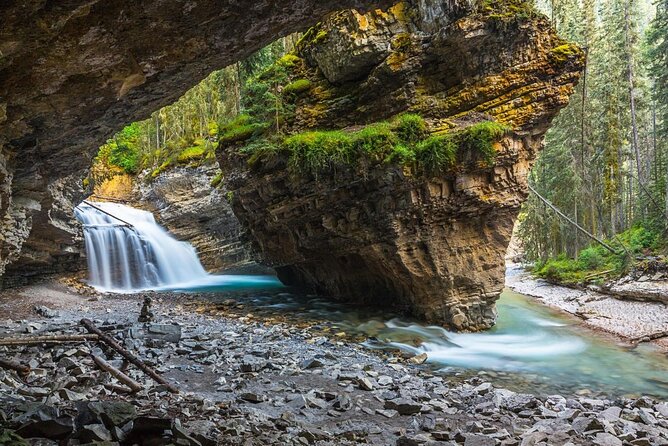 Moraine Lake & Lake Louise Sunset & Wildlife Adventure - Key points to know before booking