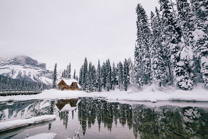 Moraine Lake & Lake Louise Sunset & Wildlife Adventure - Meeting at Banff Train Station