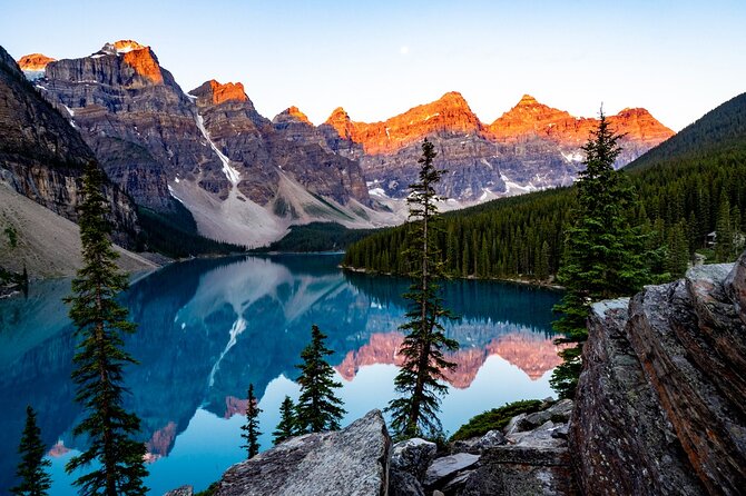 Moraine Lake Sunrise(2.5hrs)&Lake Louise(2hrs) from Canmore/Banff - Guides who add value to the drive