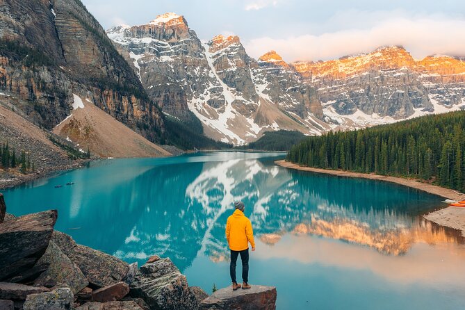 Moraine Lake Sunrise & Lake Louise Golden Hour Experience - What the guides add to the ride