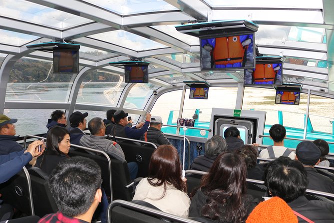 Niagara CANADA, Domed (Dry) Jet Boat Tour - The captain and guide make a real difference