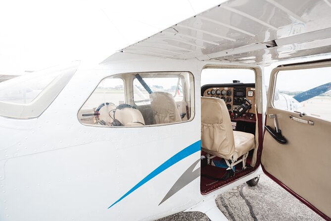 Niagara Falls Breathtaking Aerial Tour on Plane with iflyTOTO - Choosing the right seat for the best photographs