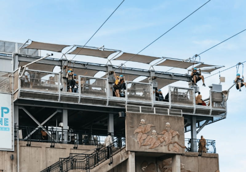 Niagara Falls, Canada: Early Bird Zip Line to The Falls - Starting at the bottom of Clifton Hill
