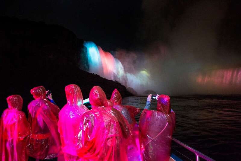 Niagara Falls, Canada: Evening Fireworks Cruise - Is $35 good value?