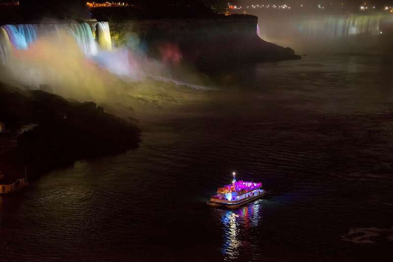 Niagara Falls, Canada: Evening Fireworks Cruise - Walking, accessibility, and comfort