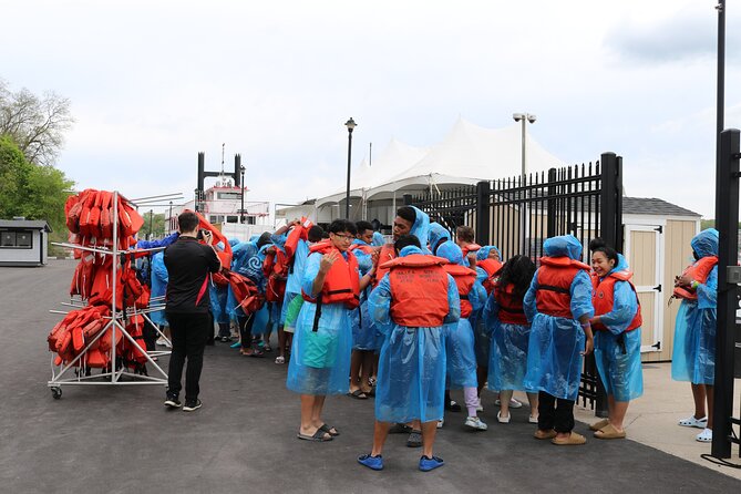 Niagara Falls Canada Open-Top (Wet) Jet Boat Tour - The 45-minute run through the Niagara Whirlpool