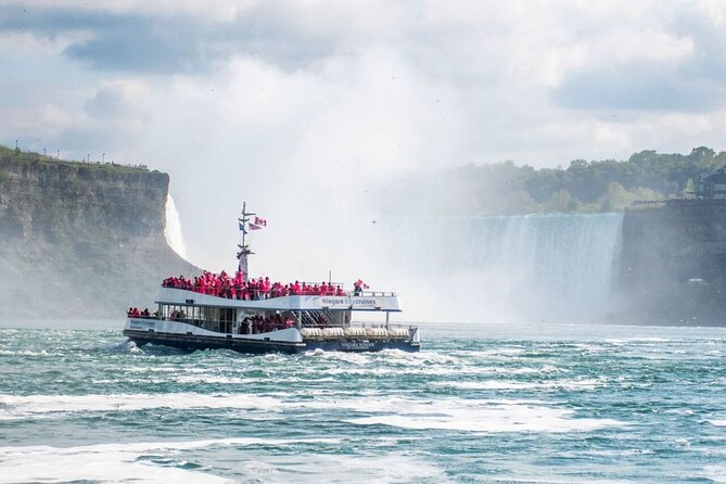 Niagara Falls Canada Walking Tour With Boat Cruise - The guide can shape the whole experience