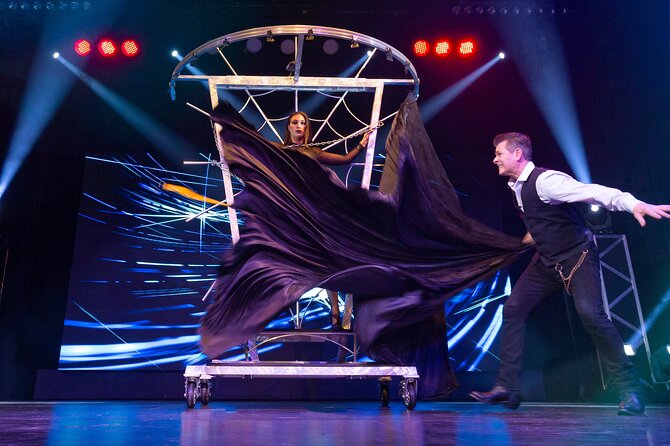 Niagara Falls, Canada: Wild Magic Show Ticket - Greg Frewin, Alexandra, and changing performers