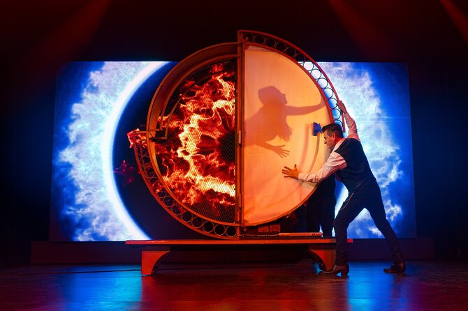 Niagara Falls, Canada: Wild Magic Show Ticket - Who will enjoy this show most?