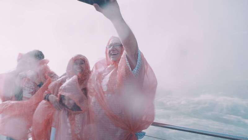 Niagara Falls: Day & Night Tour with Boat Ride and Dinner - A seven-hour plan that covers nearly every angle