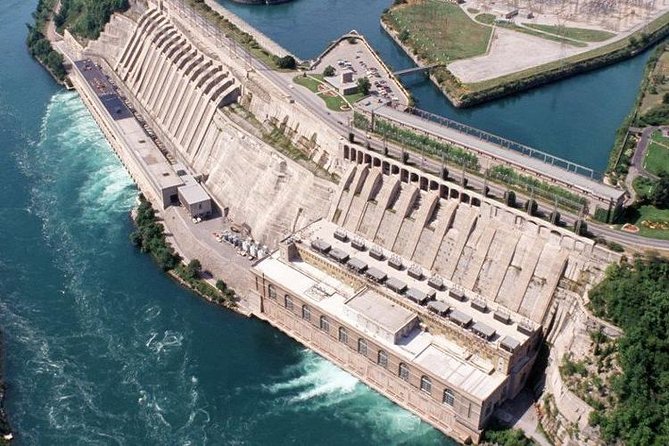 Niagara Falls Day Tour from Toronto - Walking, lunch, and paid attractions