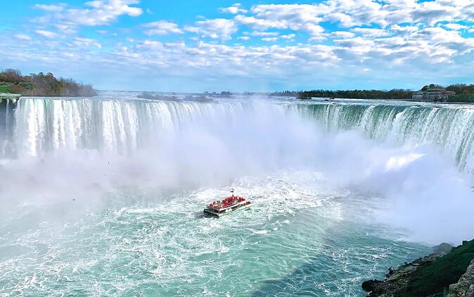 Niagara Falls Eco Walking Tour with Boat Cruise - Best times, weather, and what to pack
