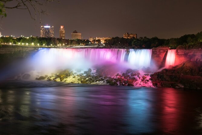 Niagara Falls Evening Tour with Boat, Dinner & Illumination Tower - Why an evening visit works so well