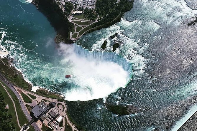 Niagara Falls Grand Helicopter Adventure - Taking off from Niagara-on-the-Lake
