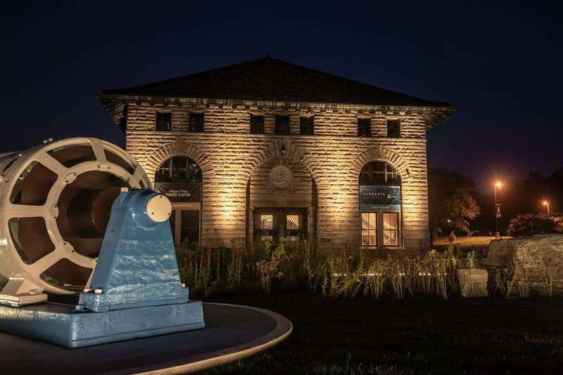 Niagara Falls: Night Tour w/ 3 Course Dinner & Light Show - Final verdict: a strong night package with a few checks