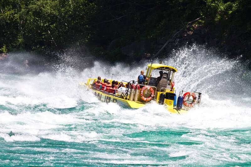 Niagara Falls, ON: Jet Boat Tour on Niagara River - Cruising the Niagara River before the rapids