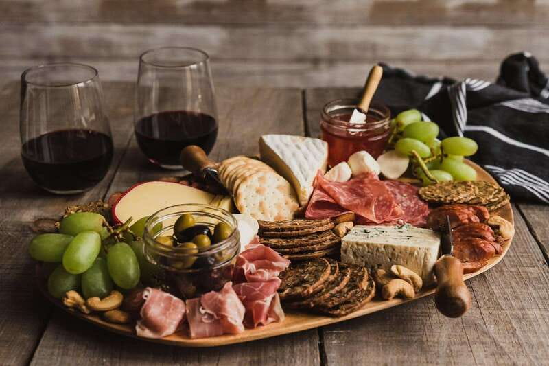 Niagara Falls: Winter Niagara Wine Tour with Transportation - Vehicle comfort and group size