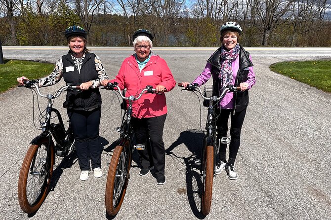 Niagara-on-the-Lake Cycle and Wine-Tasting Tour with Optional Lunch - Riding Through Niagara-on-the-Lake Wine Country