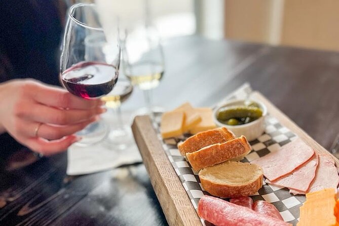 Niagara-On-The-Lake Guided Wine and Charcuterie Full-Day Tour - Old Town Niagara-on-the-Lake: a useful break, not an afterthought