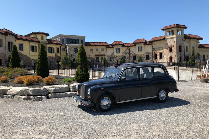 Niagara-on-the-Lake Wine Tour with Lunch -Private Tour in Classic English Cab - Lunch brings a useful pause