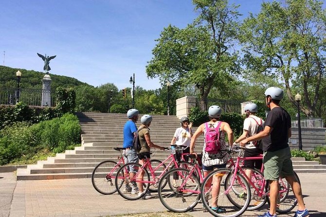 Non Touristy Pink Bike Tour by Spade & Palacio - Mount Royal and Jeanne-Mance Park: starting with local life