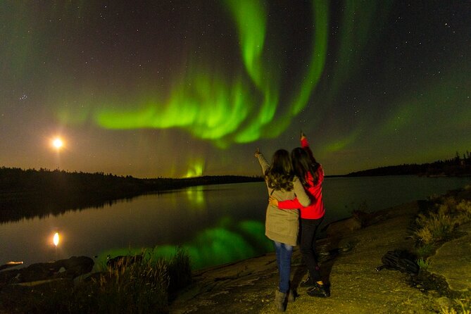 Northern Lights Tours - What this Yellowknife aurora hunt is really like
