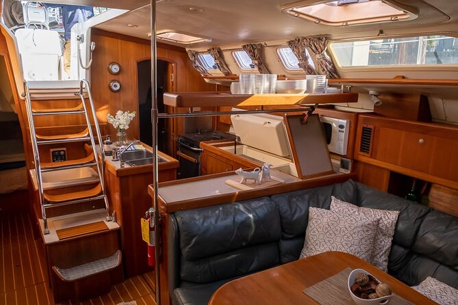 Okanagan Lake Sailing Tour from Penticton & Naramata BC - How Dan and Robyn shape the experience
