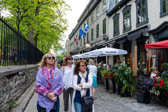 Old Quebec Classique Walking Tour with Funicular - What the guides add to the walk