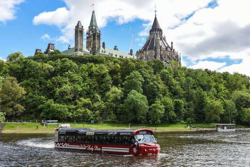 Ottawa: Bilingual Guided City Tour by Amphibious Bus - The first 40 minutes, Ottawa’s landmarks from the road