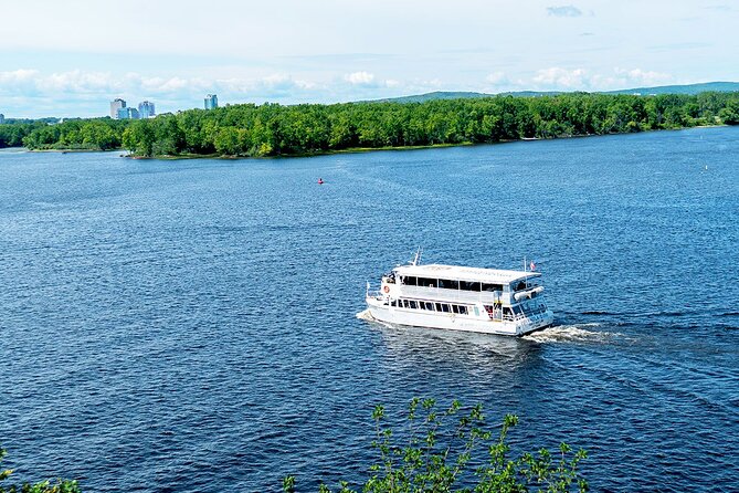 Ottawa Boat Cruise - Paul's Boat Line - Parliament Hill and the National Gallery from the water