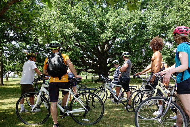 Ottawa Highlights 3.5 Hour Bike Tour - Ottawa Locks and the Rideau Canal pathway