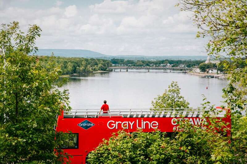 Ottawa: Hop-On Hop-Off Guided City Tour Pass - How the hop-on system works in real life