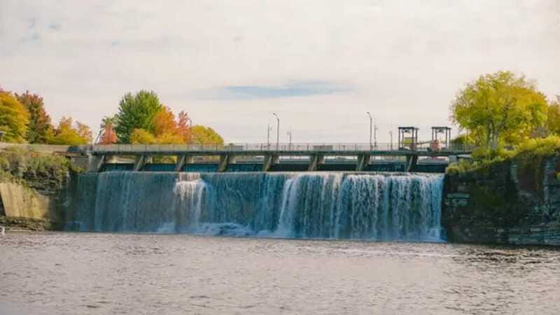 Ottawa Premium Small Group Tour with Canal Cruise - Supreme Court and Canadian Museum of History photo stops