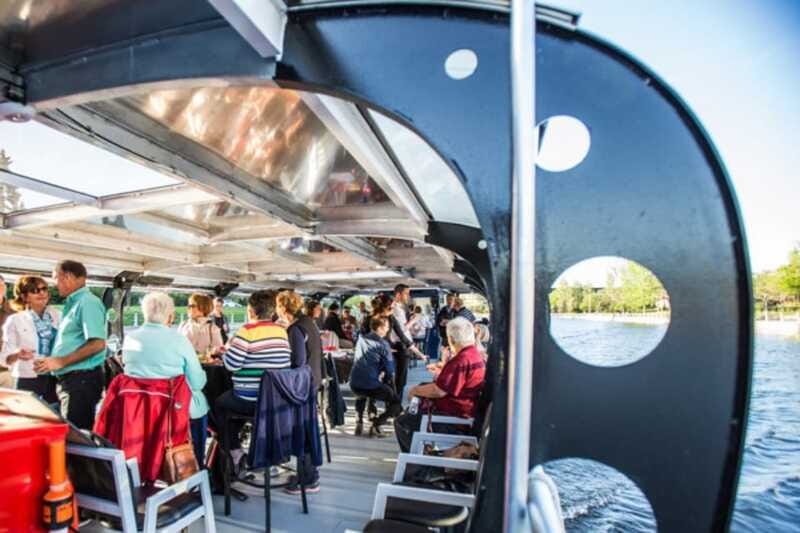 Ottawa: Rideau Canal Cruise - Bridges, parks, and the canal’s changing view