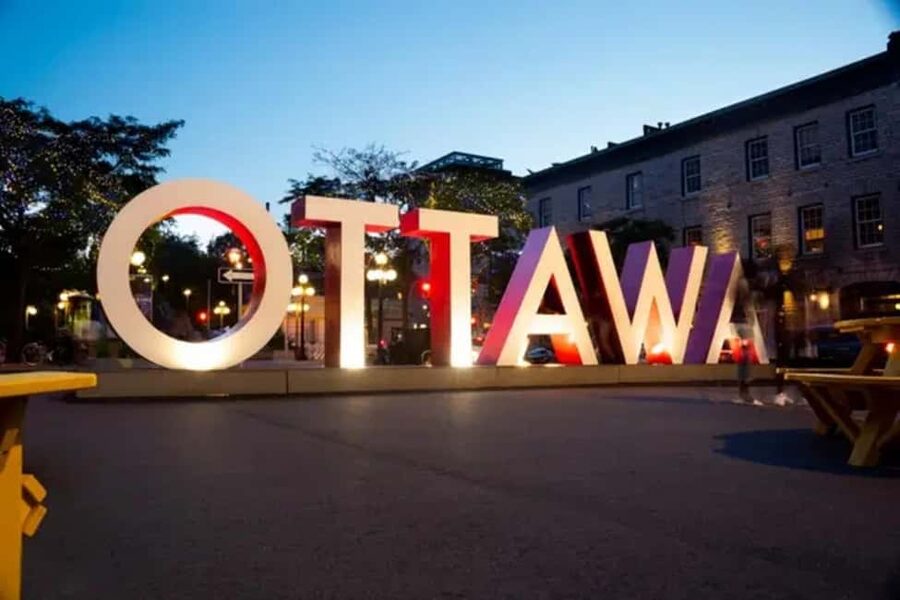 Ottawa: Small Group Night Tour With River Cruise - Rockcliffe Park and Ottawa’s quieter side