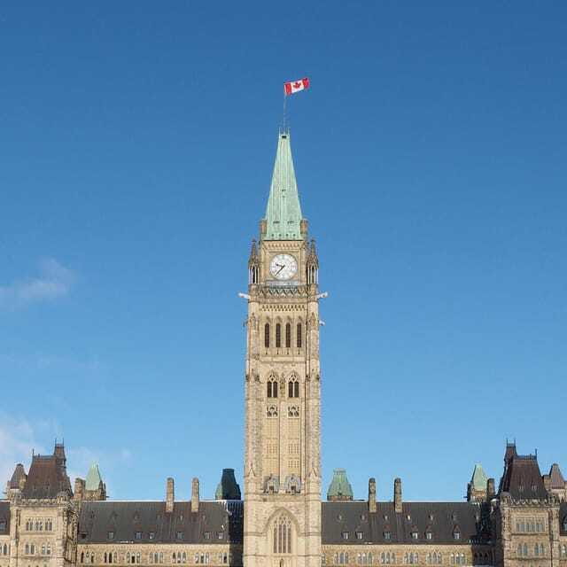 Ottawa: Walking Tour in the Heart of the Capital - Architecture and small details between the major stops