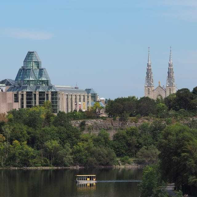 Ottawa: Walking Tour in the Heart of the Capital - Rest stops, photos, and a humane walking pace