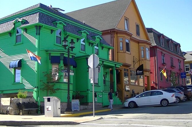 Peggy's Cove and Lunenburg Tour (small group) - Lunenburg: a walk through an old colonial town