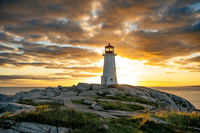 Peggy's Cove, Lunenburg and Titanic Cemetery Full Day Tour - Fairview Lawn Cemetery and Halifax’s Titanic Connection