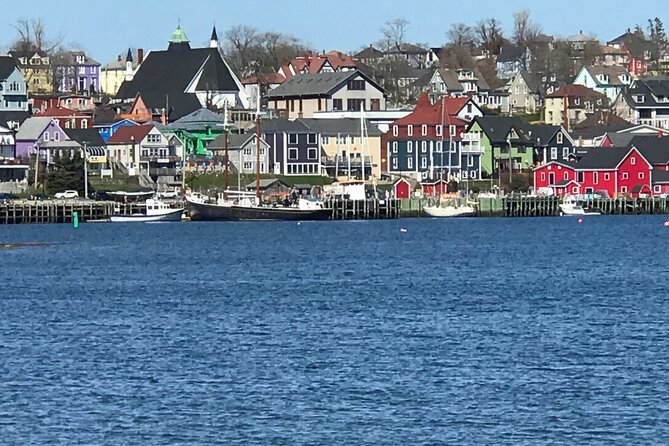 Peggy’s Cove/Mahone Bay & Lunenburg UNESCO HERITAGE SITE. - Mahone Bay: three churches and a quick look around