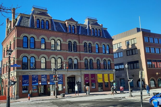 Pete's Historic Walking Tour - Three Sisters Lamp and the modern waterfront