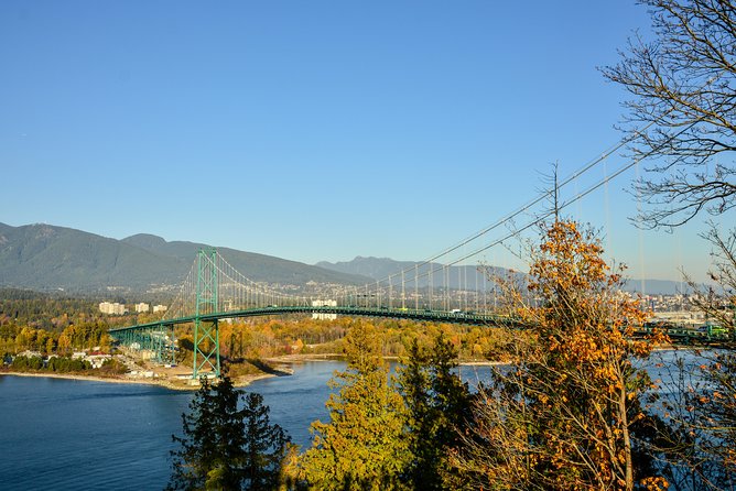Photography & Hiking in Nature - Lions Gate Bridge and Prospect Point show Vancouver’s setting