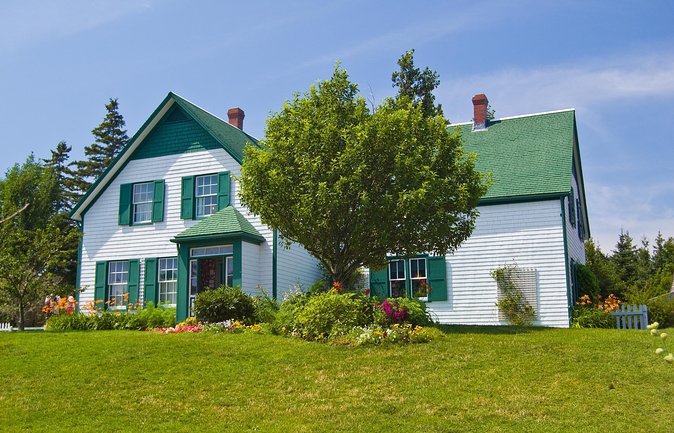 Prince Edward Island Premium Tour With Anne of Green Gables - What this four-hour PEI tour is really designed to do