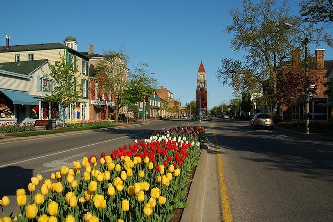 Private Customizable Wine-Tasting Adventure/Day Tour Niagara - Queenston Heights, the Gorge Lookout, and the Floral Clock