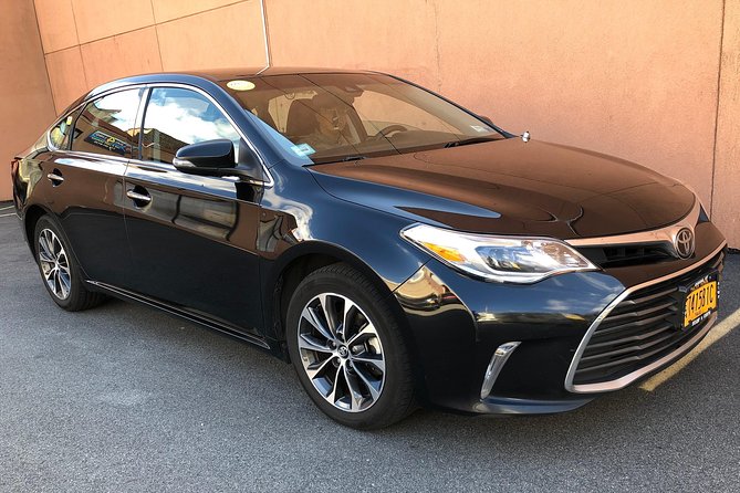Private Departure Transfer to Toronto Pearson Airport (YYZ) - Sedan or minivan: choose for bags, not just bodies